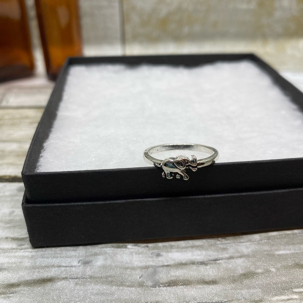 Elephant Ring 🐘 - Picture 3 of 3